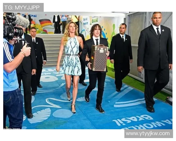 足球装男的时尚潮流解析与搭配技巧分享